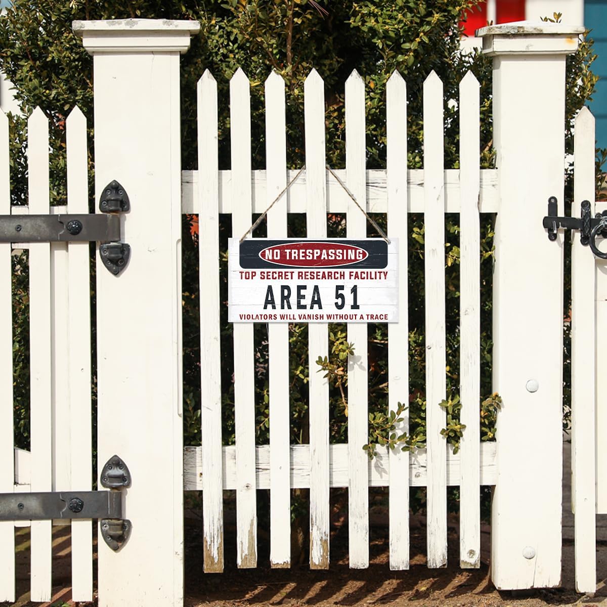 Warning Sign, Area 51 No Trespassing Warning Wood Plaque Sign, Funny Door Signs, Decorative Wood Hanging Suspension Plaque, Farmhouse Wooden Wall Decor